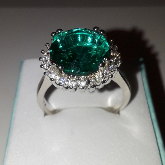 Sterling silver green sapphire ring size 9 and 3/4 - Picture 2 of 5